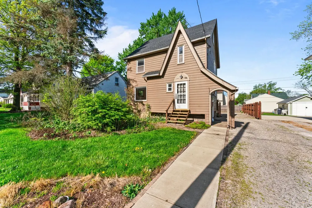 House on Longfellow Street in Elyria, Ohio