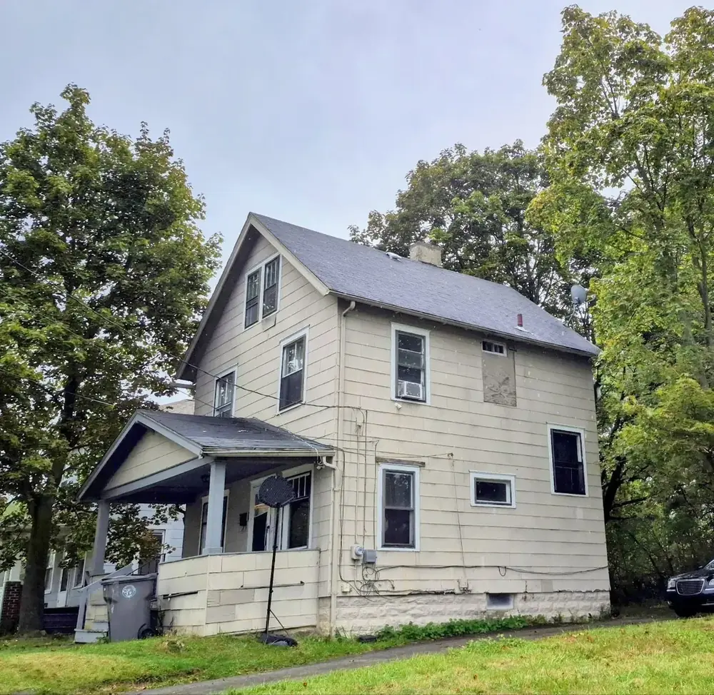 House on Samuel Avenue in Youngstown, Ohio